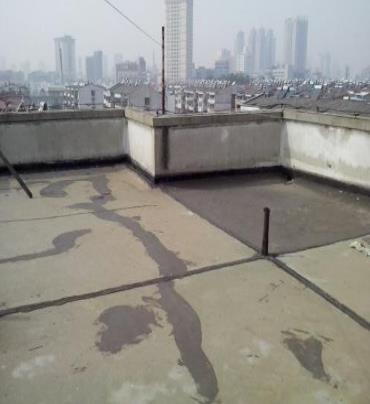 山南市漏水维修 楼顶漏水是什么原因，楼顶漏水维修方法是什么?